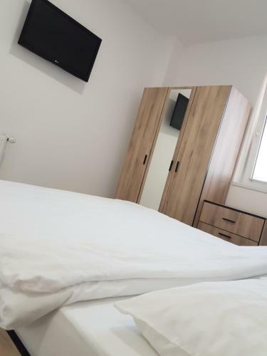 Casuta Cu Tei-lime House