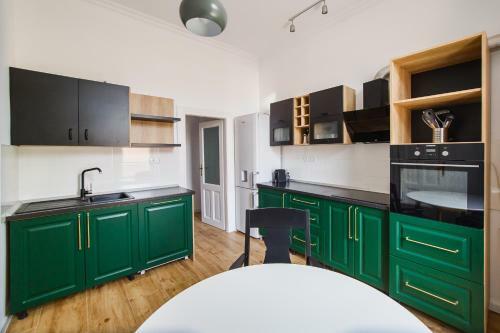 Spacious Riverviews Apartment Near Piata Unirii
