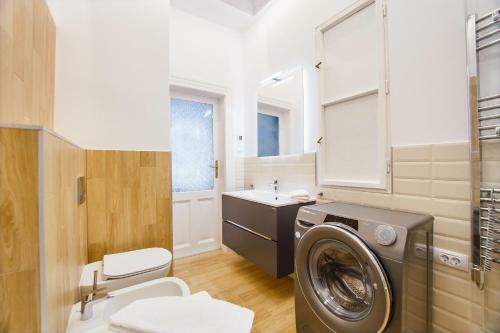 Spacious Riverviews Apartment Near Piata Unirii