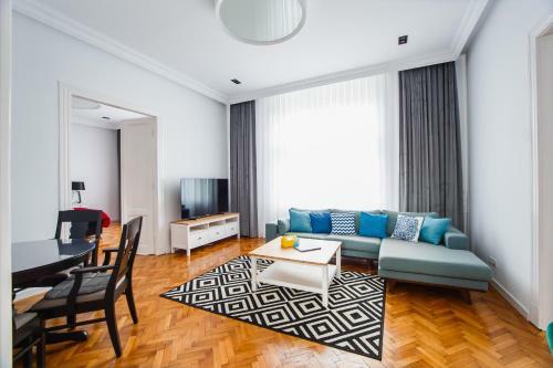 Spacious Riverviews Apartment Near Piata Unirii