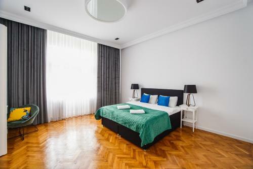 Spacious Riverviews Apartment Near Piata Unirii