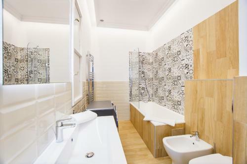 Spacious Riverviews Apartment Near Piata Unirii