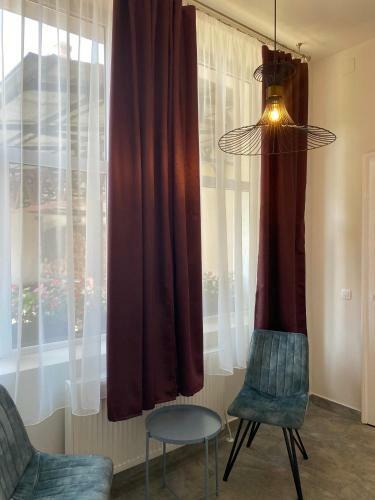 Hostal Theater Guesthouse With Parking