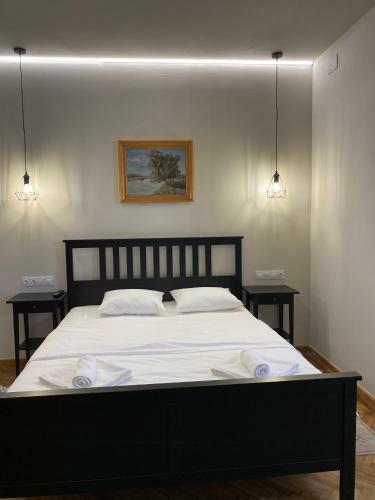 Hostal Theater Guesthouse With Parking