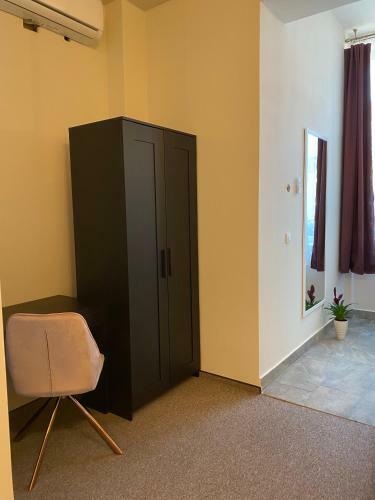 Hostal Theater Guesthouse With Parking