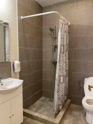 Hostal Theater Guesthouse With Parking
