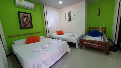 Hostal Alcarav�n Del Desierto