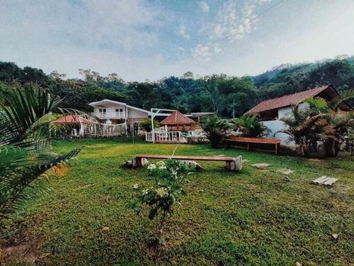 Quinta Emmanuel / Caba�as / Rio Dulce / Villeta