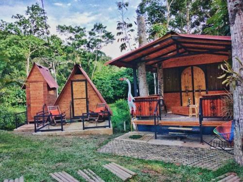 Quinta Emmanuel / Caba�as / Rio Dulce / Villeta
