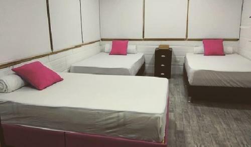 Quinta Emmanuel / Caba�as / Rio Dulce / Villeta