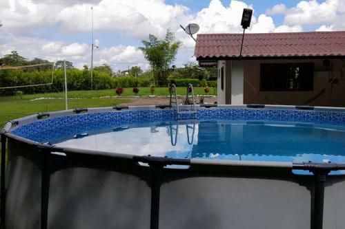 Casa De Campo Con Excelentes Zonas