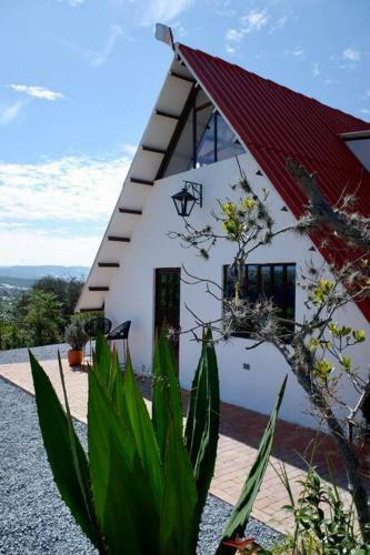 Hermoso Chalet Andino Con Vista A Las Monta�as