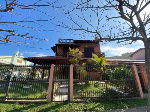 Casa 250 Mts Do Mar, 3 Quartos Com Piscina