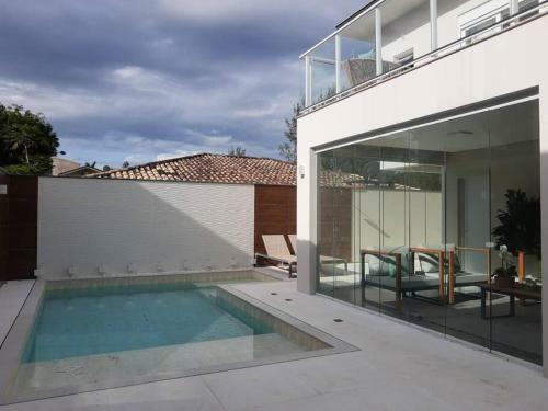 Casa Maravilhosa Com Piscina No Centro De Garopaba