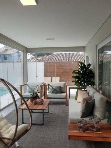 Casa Maravilhosa Com Piscina No Centro De Garopaba