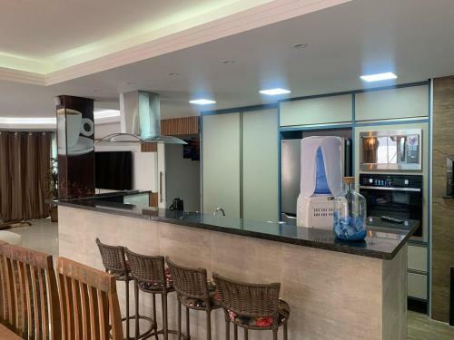 Casa Flor De Lis: Piscina, Gourmet E Conforto