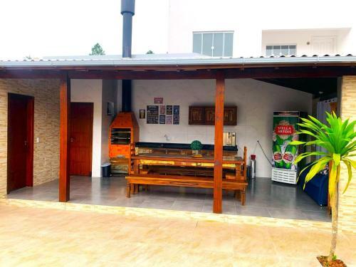 Casa Flor De Lis: Piscina, Gourmet E Conforto