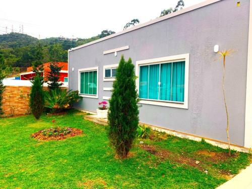 Casa Flor De Lis: Piscina, Gourmet E Conforto
