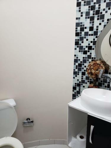 Casa Em Guaratuba Com Piscina