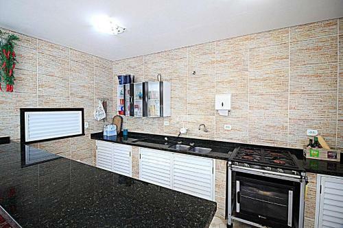 Casa Com Piscina, Churrasqueira E Oito Su�tes