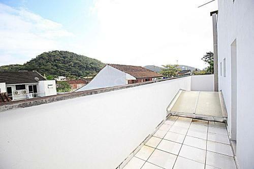 Casa Com Piscina, Churrasqueira E Oito Su�tes