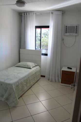 Apartamento Com �rea Externa Na Bacutia - Uma Quadra Do Mar