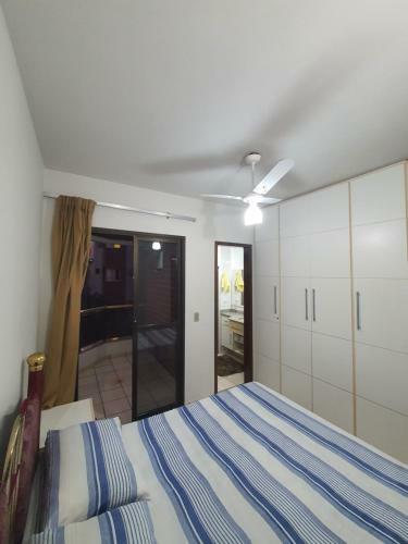 Apartamento Quadra Praia Com Vista Mar