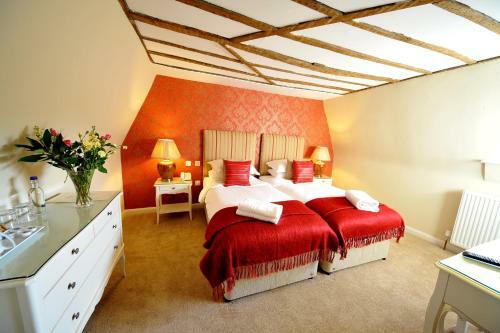 Le Bouchon Brasserie & Hotel