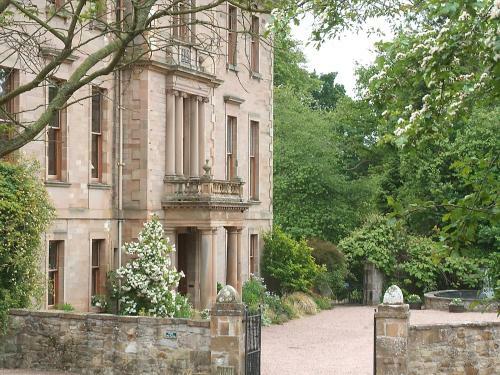 Hostal Cambo House