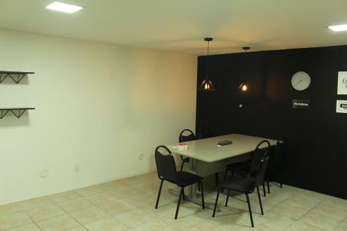 Apartamento 06 Flat Beira Mar Com Energia, Vaga, 3 Camas, Wi-fi E Ar