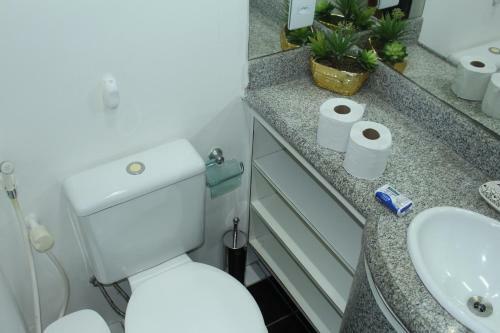 Apartamento 06 Flat Beira Mar Com Energia, Vaga, 3 Camas, Wi-fi E Ar