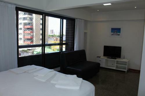 Apartamento 06 Flat Beira Mar Com Energia, Vaga, 3 Camas, Wi-fi E Ar