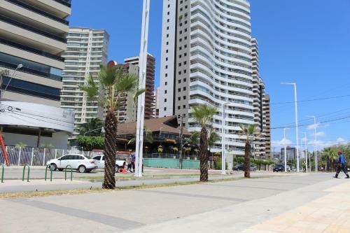 Apartamento 06 Flat Beira Mar Com Energia, Vaga, 3 Camas, Wi-fi E Ar