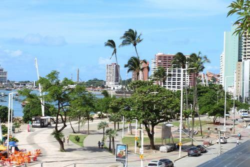 Apartamento 06 Flat Beira Mar Com Energia, Vaga, 3 Camas, Wi-fi E Ar