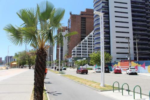Apartamento 06 Flat Beira Mar Com Energia, Vaga, 3 Camas, Wi-fi E Ar