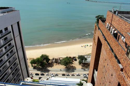 Apartamento 06 Flat Beira Mar Com Energia, Vaga, 3 Camas, Wi-fi E Ar