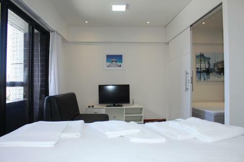 Apartamento 06 Flat Beira Mar Com Energia, Vaga, 3 Camas, Wi-fi E Ar