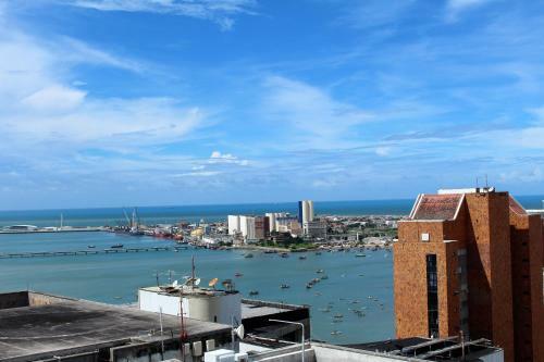 Apartamento 06 Flat Beira Mar Com Energia, Vaga, 3 Camas, Wi-fi E Ar