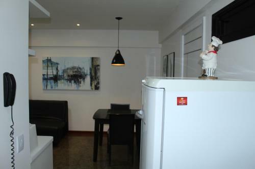 Apartamento 06 Flat Beira Mar Com Energia, Vaga, 3 Camas, Wi-fi E Ar
