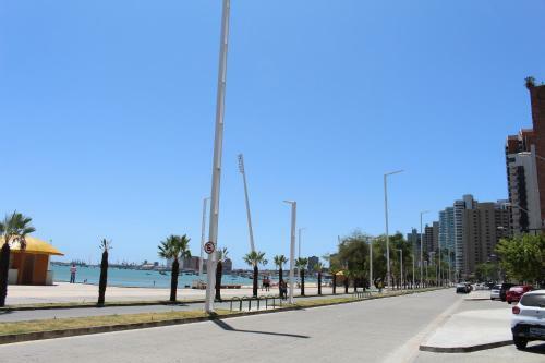 Apartamento 06 Flat Beira Mar Com Energia, Vaga, 3 Camas, Wi-fi E Ar