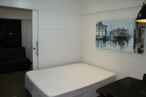 Apartamento 06 Flat Beira Mar Com Energia, Vaga, 3 Camas, Wi-fi E Ar