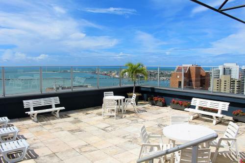 Apartamento 06 Flat Beira Mar Com Energia, Vaga, 3 Camas, Wi-fi E Ar