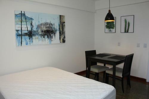 Apartamento 06 Flat Beira Mar Com Energia, Vaga, 3 Camas, Wi-fi E Ar