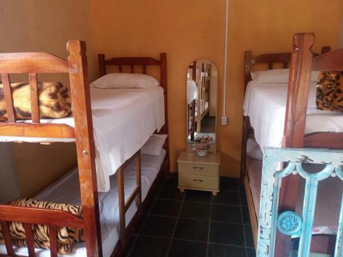 Hostel Yellow House Mg