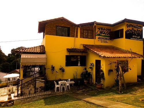 Hostel Yellow House Mg