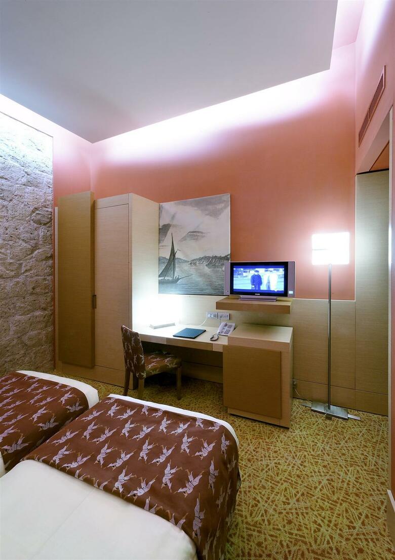UNA Hotel Napoli