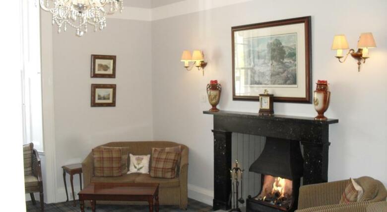 Albany Hotel