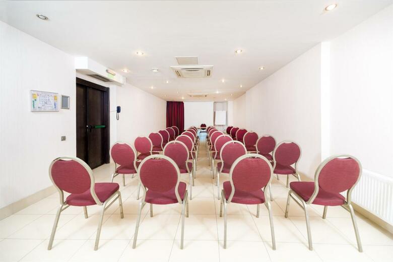 Hotel NH Bucharest