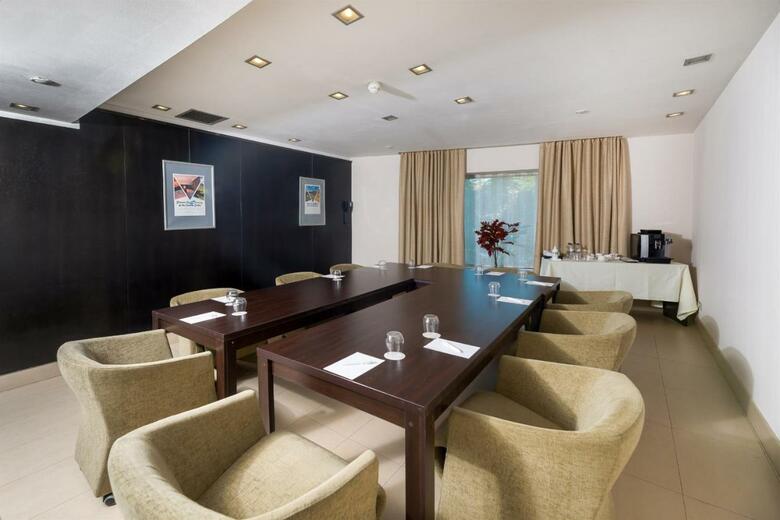 Hotel NH Bucharest