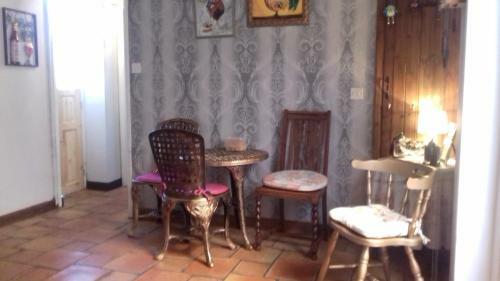 Hostal The Old Bell Guest House